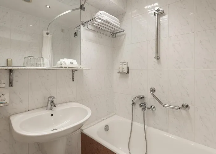 By Ihg 5*