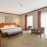 By Ihg