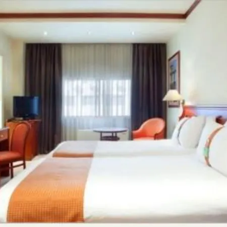 מלון By Ihg 5*