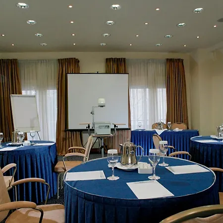 ホリデー テッサロニーキ ホテル テッサロニキ