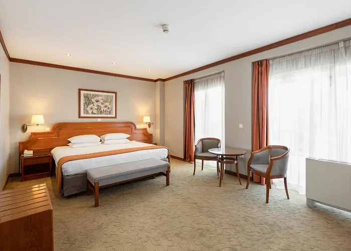 By Ihg