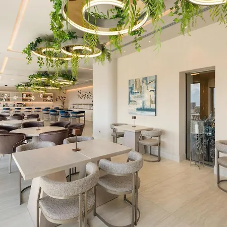 Hotel By Ihg 5*