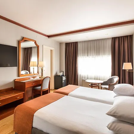 Hotel By Ihg 5*
