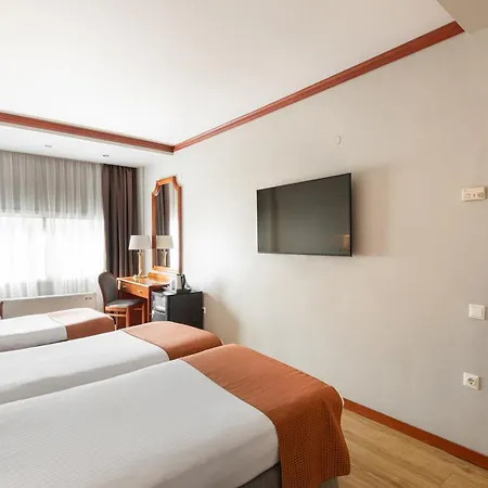 מלון By Ihg 5*