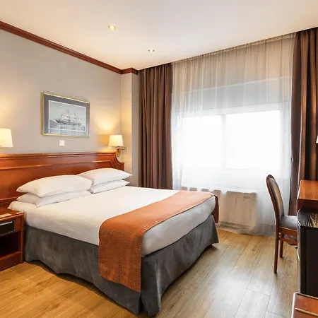 By Ihg