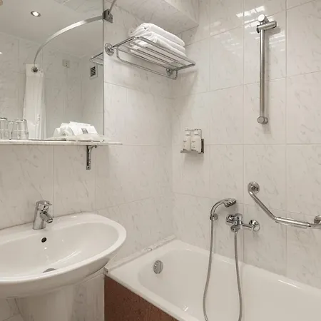 By Ihg 5*