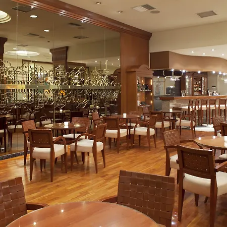 מלון By Ihg 5*