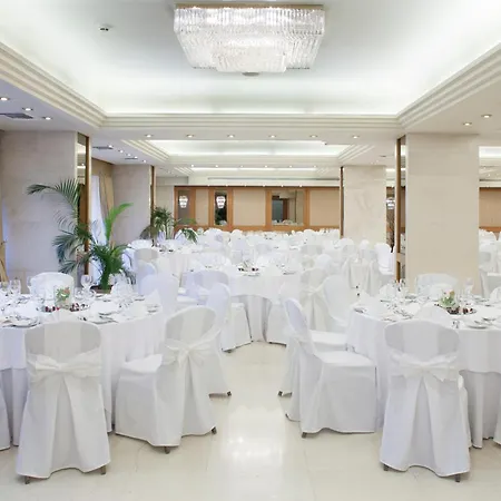 By Ihg מלון