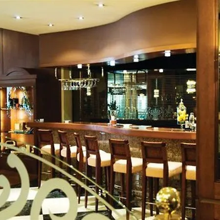 Hotel By Ihg 5*